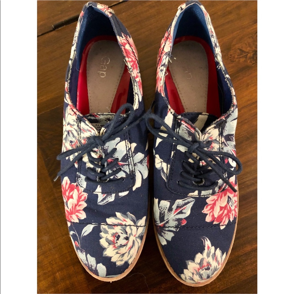 Gap Floral Print Oxford Shoes